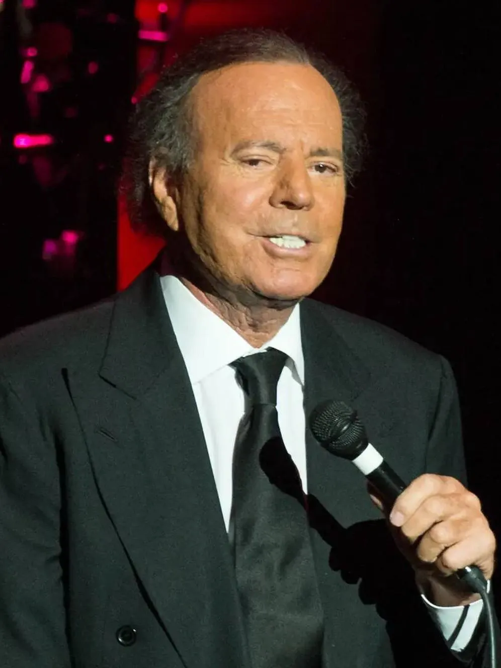 Imagen de archivo de Julio Iglesias durante un concierto